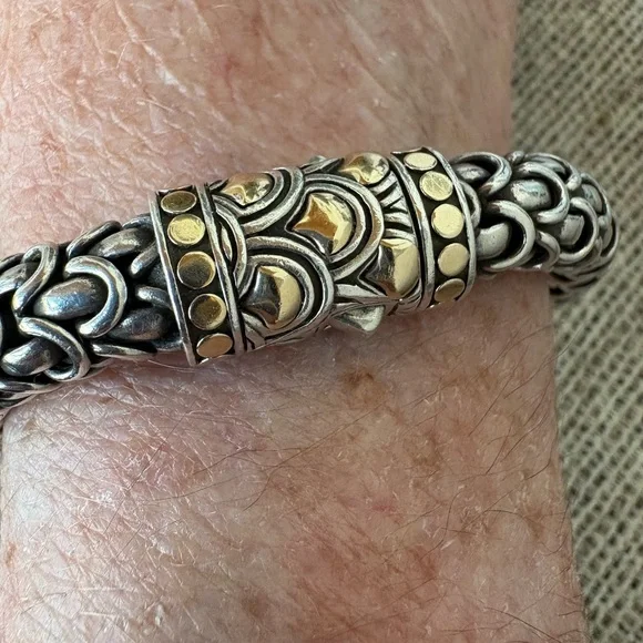 JOHN HARDY Intricate Silver and 18kt Gold Bracelet - Picture 4 of 15